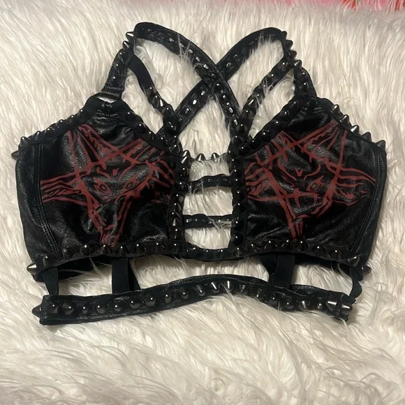 Toxic vision pentagram Studded top - Picture 1 of 4